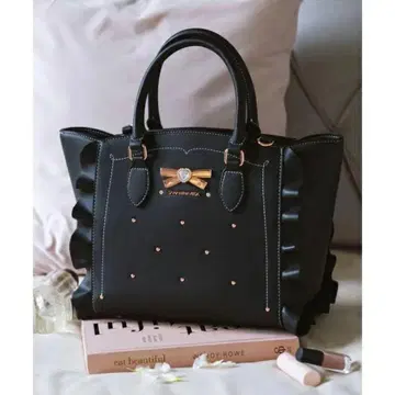 Samantha Vega 리본 스터드 플래터 대