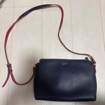 에네스베 가죽 숄더백 네이비와 레드