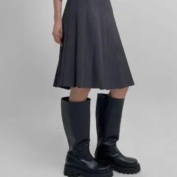 made 롤리스 플리츠 미디 스커트