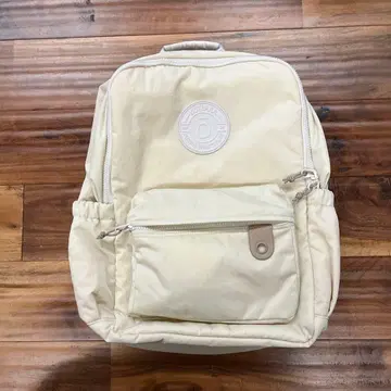 도테라 한정품 크림색 백팩