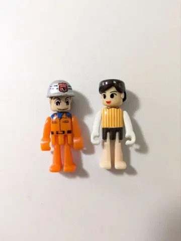 프라레일 토미카 프라키즈 스트라이프 여성 구조대원 2인 세트