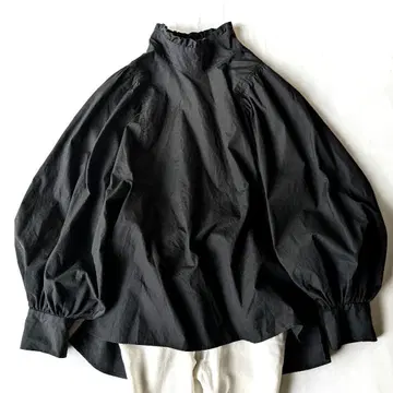 INED 이네드 볼륨 슬리브 블라우스 블랙