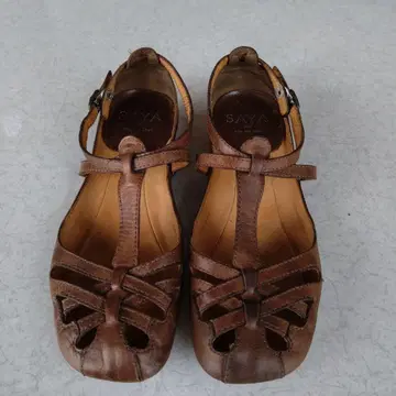 SAYA 23.5cm 브라운 가죽 샌들
