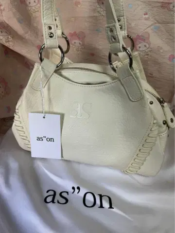 as'on 화이트 숄더백