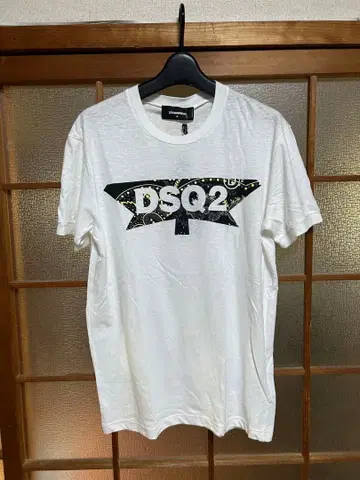 DSQUARED2 화이트 T셔츠 M 사이즈 택 포함