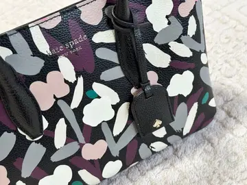 kate spade 인기 Eva 시리즈의 페인트 디자인