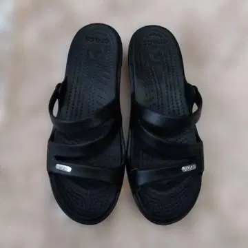 Crocs 패트리샤 블랙 샌들 w7