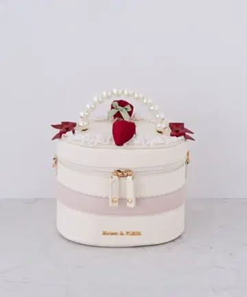 메종 드 플뢰르 케이크형 펄 핸들 백 화이트