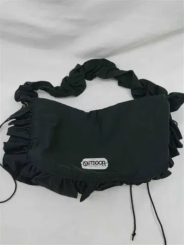 아웃도어프로덕츠 프릴 숄더백 블랙 계열