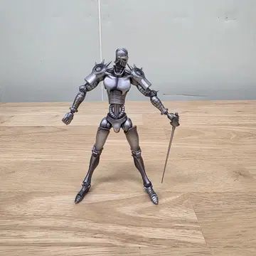 실버 액션 로봇 피규어 검 포함