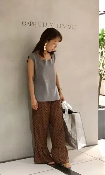 새상품급 CAPRICIEUX LE MAGE 스퀘어 니트 탑 GRAY F