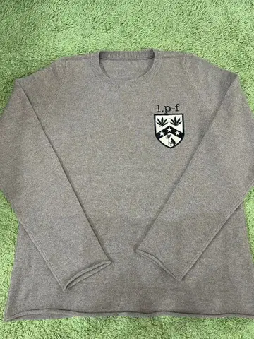 루시안 페라피네 스웨터 M 사이즈