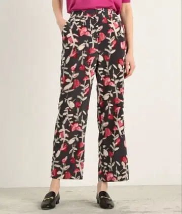 그루 플라워 프린트 스트레이트 팬츠 TOMORROWLAND