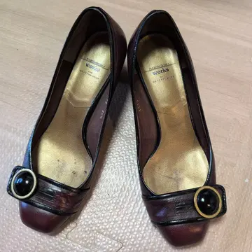 버건디 바이컬러 하이힐 펌프스