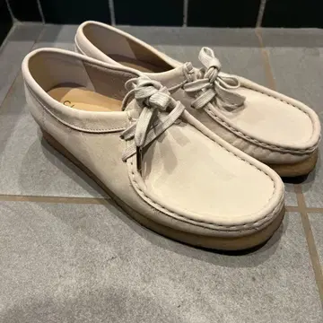 CLARKS ORIGINALS 화이트 모카신