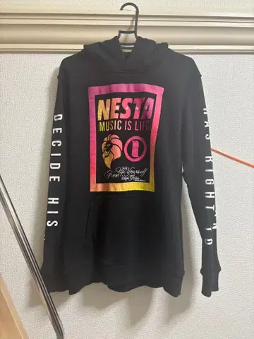 NESTA 그라데이션 후드티 블랙