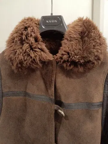 브라운 퍼 옷깃 무스탕 코트