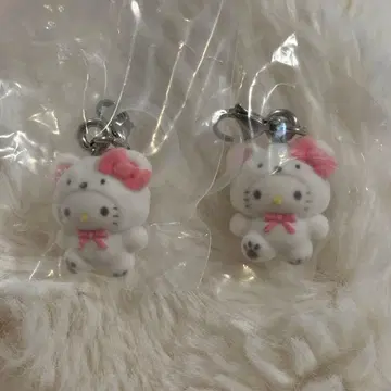 산리오 메지루시 액세서리 키티 2개