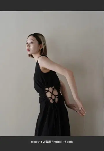 uenui 허리 사이드홀 원피스