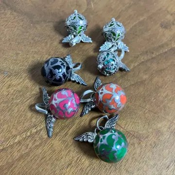 깃털 달린 가무란볼 실버 참 7개 세트