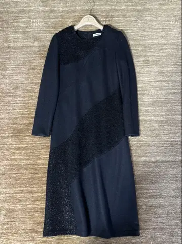 질 샌더 절개 블랙 울 원피스