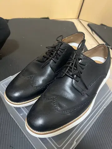 콜한 블랙 윙팁 드레스 슈즈