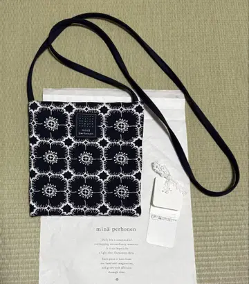 미나 페르호넨 아네모네 포켓 백