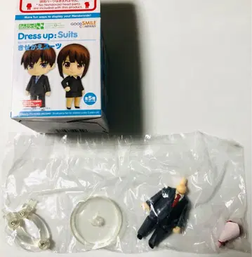 넨도로이드모아 옷 갈아입히기 수트 남아용 시크릿