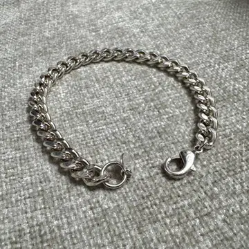 에네스베 실버 체인 팔찌