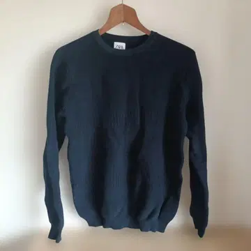 ZARA 네이비 스웨터