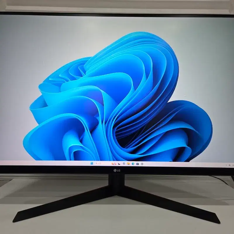 LG 울트라기어 32인치 144Hz QHD 모니터 판매!(택배불가상품)