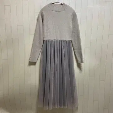 Couture Brooch 라메 니트 튤 도킹 원피스