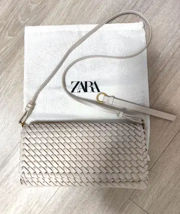 ZARA 뜨개질 숄더 백 베이지