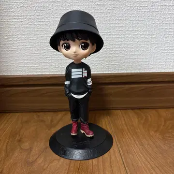 피규어 버킷햇 블랙 맨투맨 B T S 정국