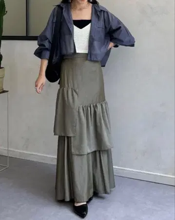 제본 랜덤 티어드 프릴 스커트 카키