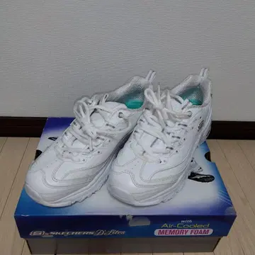 스케쳐스 메모리폼 스니커즈