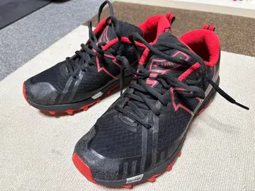 RAIDLIGHT 트레일 러닝화 블랙/레드