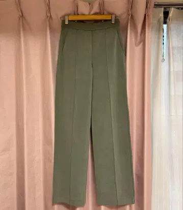 룰루레몬 핀턱 팬츠 올리브 색상