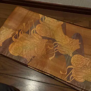 후쿠로 오비 고쇼구루마? 짙은 보라색과 금채 길이 약 430cm