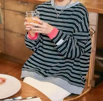 새상품 완판템 LEPSIM 미와타라 기획 자수 보더 T