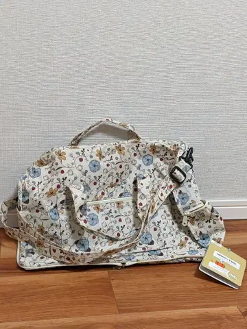 미사용 새상품 PEANUTS 스누피 꽃무늬 보스턴 백