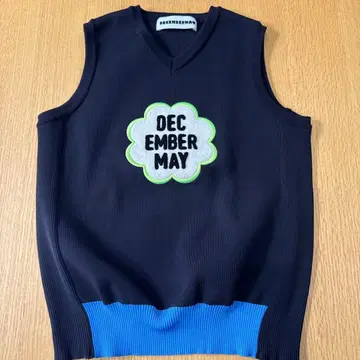 DECEMBER MAY 플라워 모티브 골프 니트 베스트
