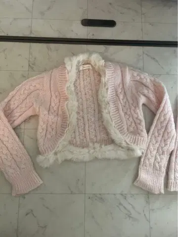 핑크 케이블 짜임 니트 스웨터