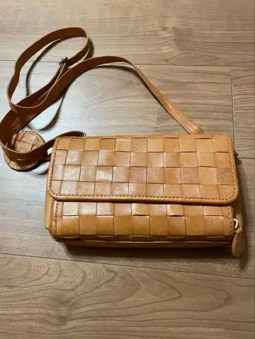 주케로 휠라토 가죽 뜨개질 지갑 숄더백