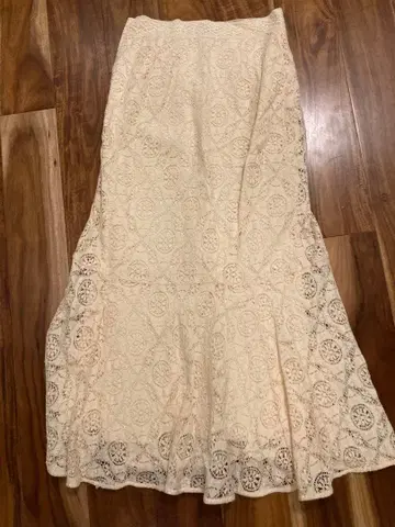 SLOBE IENA 아이보리 레이스 플레어 스커트