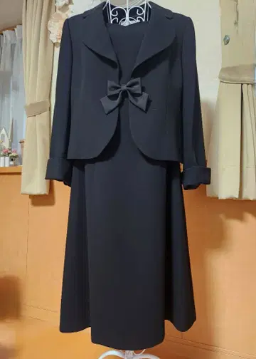 ef-de 리본 포함 블랙 원피스 수트