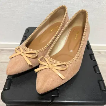 베이지 리본 포함 플랫슈즈