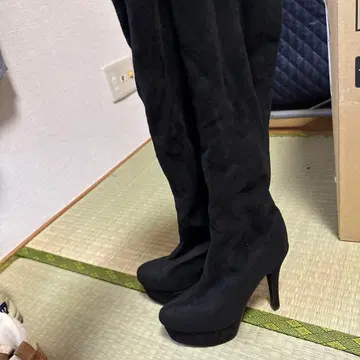 블랙 스웨이드 하이힐 니하이 부츠