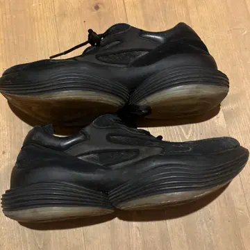 그라운즈 스니커즈