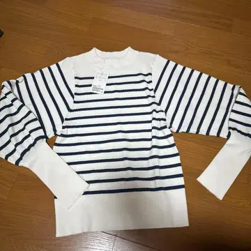 그린 레이블 릴랙싱 보더 니트